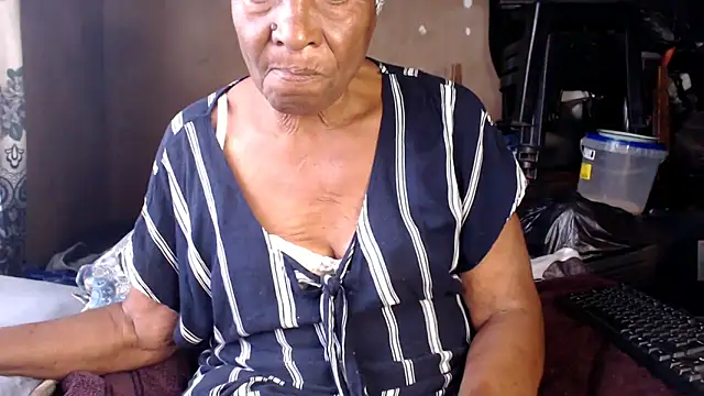 NaughtyGranny online show from 18, 11, 2025