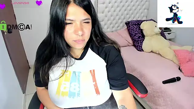 Snapshot of Karlathompson chatting on 10, 2, 2025 Karlathompson online show from 10, 2, 2025