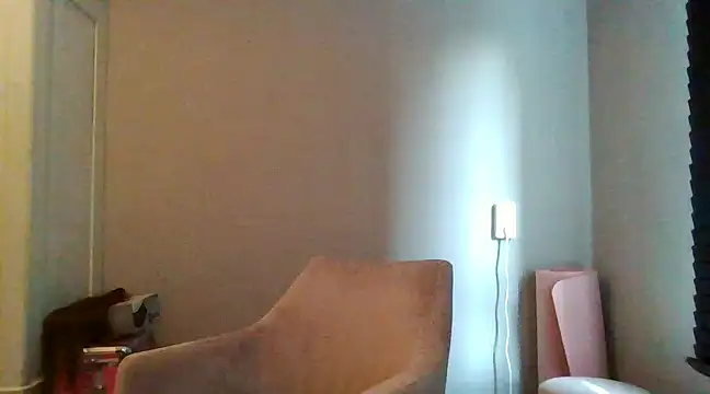 Snapshot of avajade chatting on 8, 1, 2025 avajade online show from 8, 1, 2025
