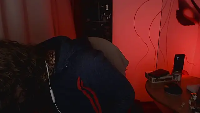 JohansonKatie online show from 14, 1, 2025