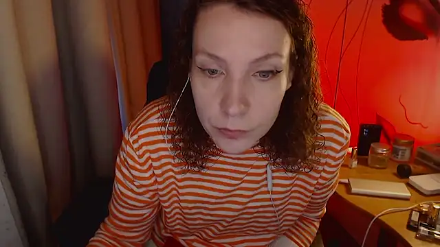 JohansonKatie online show from 17, 1, 2025