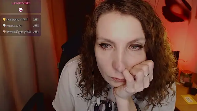 JohansonKatie online show from 26, 1, 2025