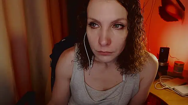 JohansonKatie online show from 31, 1, 2025