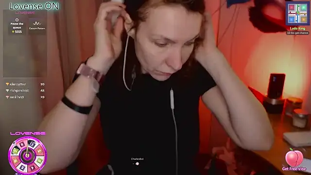 JohansonKatie online show from 25, 2, 2025