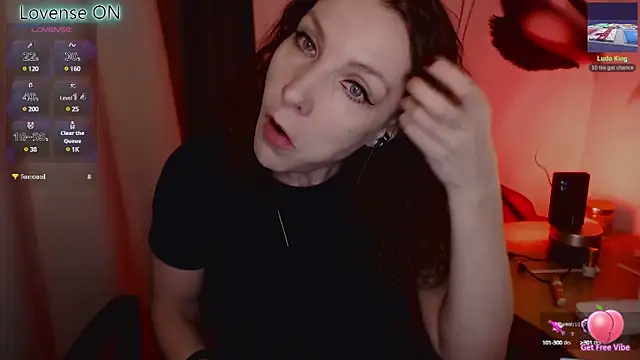 JohansonKatie online show from 1, 3, 2025