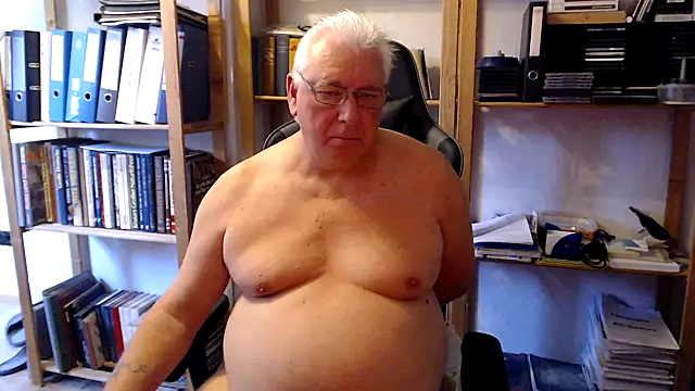 Snapshot of SchwanzhureXXL chatting on 5, 7, 2026 SchwanzhureXXL online show from 5, 7, 2026