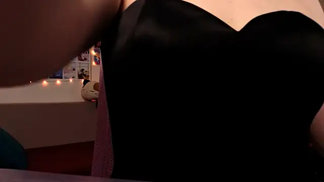 Snapshot of MilenaSaint chatting on 3, 2, 2025 MilenaSaint online show from 3, 2, 2025