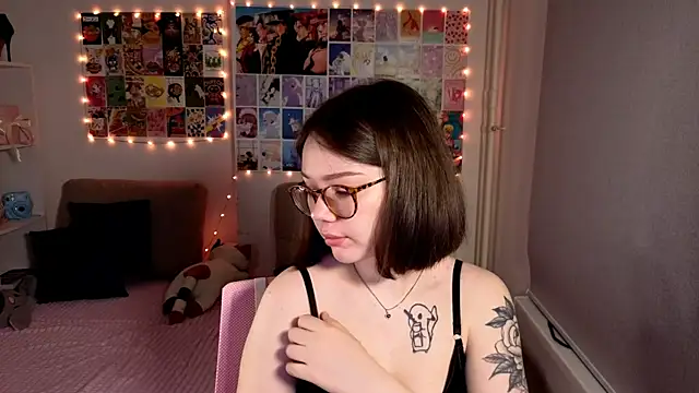 Snapshot of MilenaSaint chatting on 1, 3, 2025 MilenaSaint online show from 1, 3, 2025