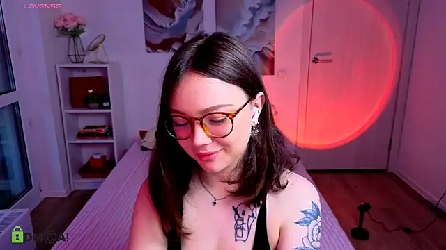 Snapshot of MilenaSaint chatting on 3, 10, 2025 MilenaSaint online show from 3, 10, 2025