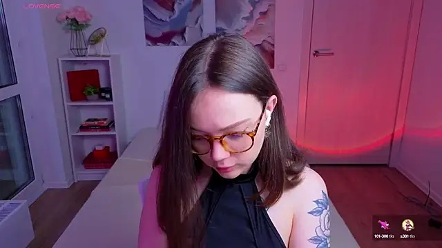 Snapshot of MilenaSaint chatting on 6, 10, 2025 MilenaSaint online show from 6, 10, 2025