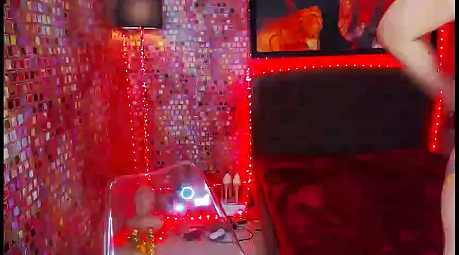 Snapshot of KylieMaxwellCaulfield_TS chatting on 8, 3, 2025 KylieMaxwellCaulfield TS online show from 8, 3, 2025