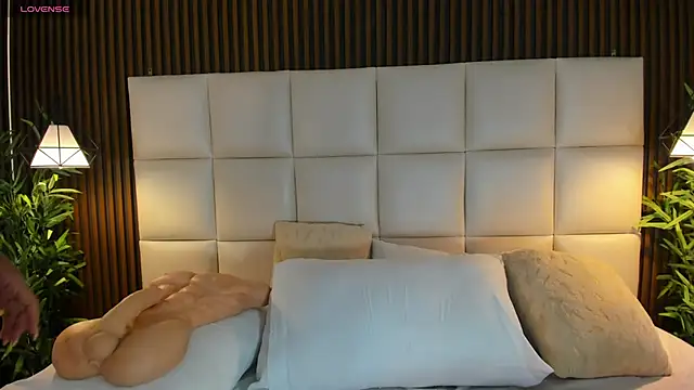 naughty flower18 online show from 13, 11, 2025