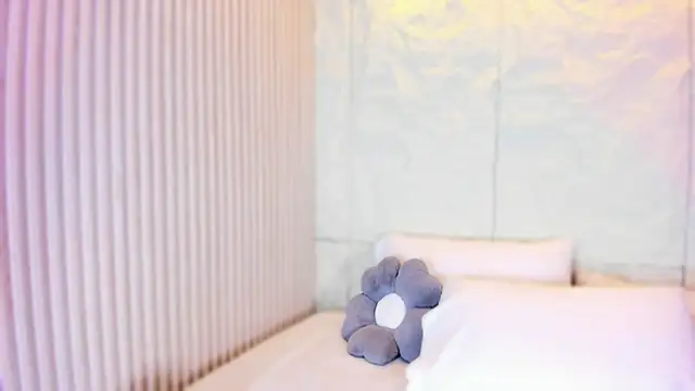 Snapshot of naughty_flower18 chatting on 26, 6, 2026 naughty flower18 online show from 26, 6, 2026