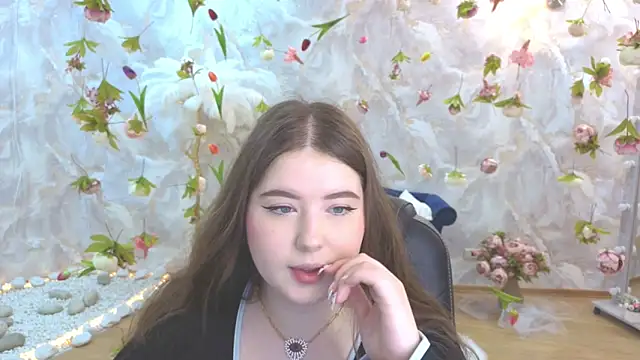 NicoleFoxery online show from 25, 5, 2026