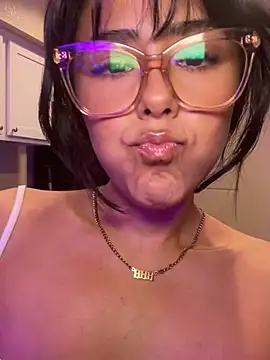 Snapshot of Evie-Luna chatting on 25, 2, 2025 Evie-Luna online show from 25, 2, 2025