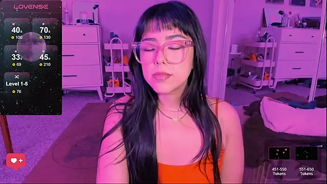 Snapshot of Evie-Luna chatting on 2, 3, 2025 Evie-Luna online show from 2, 3, 2025