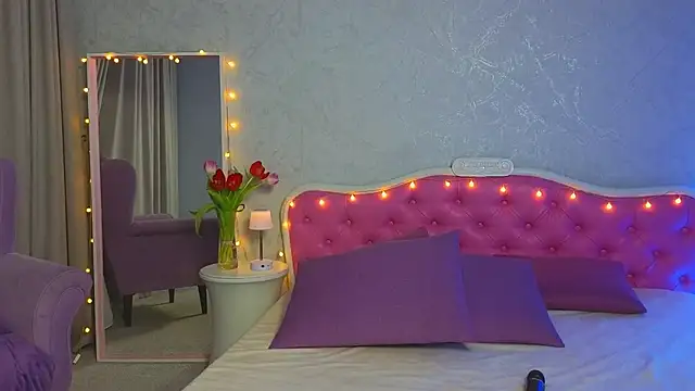 Ariana Petite online show from 9, 3, 2025