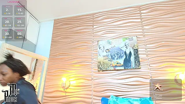 mia pineda online show from 27, 9, 2025