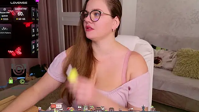 KellyKleine online show from 11, 11, 2025