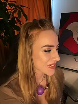 Snapshot of RockQueen_A chatting on 9, 3, 2025 RockQueen A online show from 9, 3, 2025