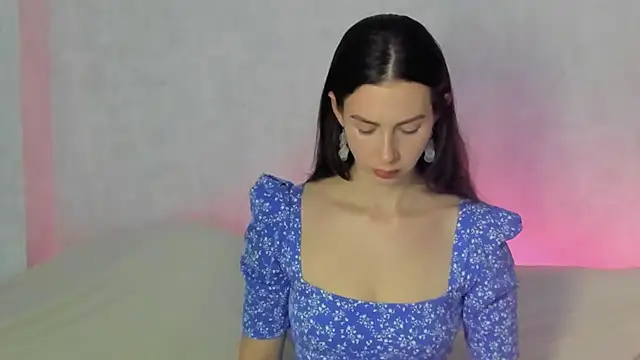 Teresa Hardly online show from 13, 11, 2025