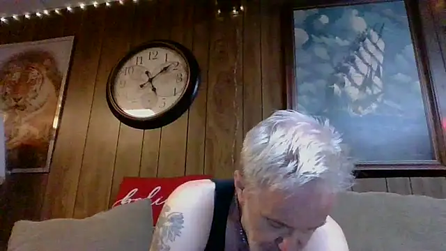 Snapshot of Makowboy chatting on 14, 12, 2024 Makowboy online show from 14, 12, 2024