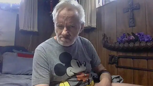 Snapshot of Makowboy chatting on 11, 2, 2025 Makowboy online show from 11, 2, 2025