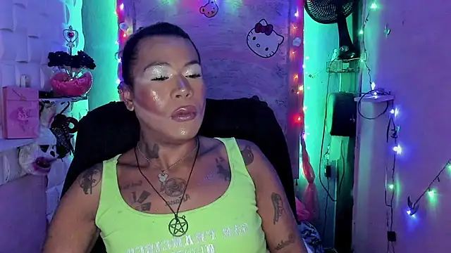 Snapshot of tsviolett chatting on 2, 12, 2024 tsviolett online show from 2, 12, 2024