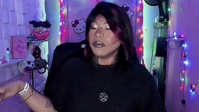 Snapshot of tsviolett chatting on 3, 12, 2024 tsviolett online show from 3, 12, 2024