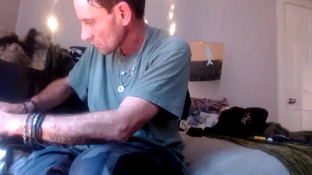 Snapshot of lickthecat chatting on 8, 11, 2025 lickthecat online show from 8, 11, 2025