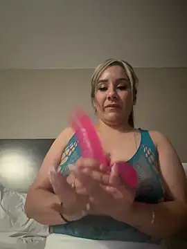 Snapshot of Aw_ThROAt9 chatting on 18, 4, 2026 Aw ThROAt9 online show from 18, 4, 2026