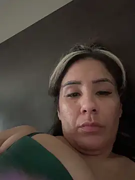 Snapshot of Aw_ThROAt9 chatting on 17, 5, 2026 Aw ThROAt9 online show from 17, 5, 2026