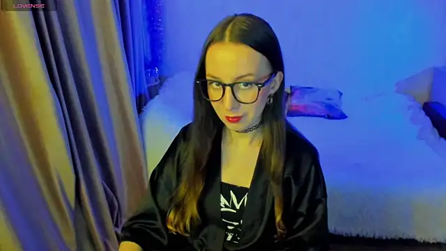 CurlySteph online show from 4, 12, 2025