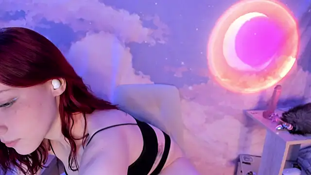 YunaPeace online show from 21, 4, 2026