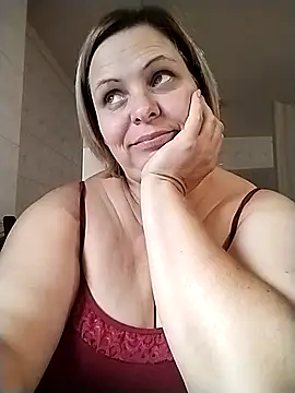 EvaCristal online show from 8, 10, 2025