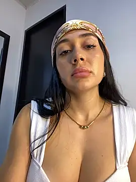 Snapshot of LaanaCooper chatting on 15, 2, 2025 LaanaCooper online show from 15, 2, 2025