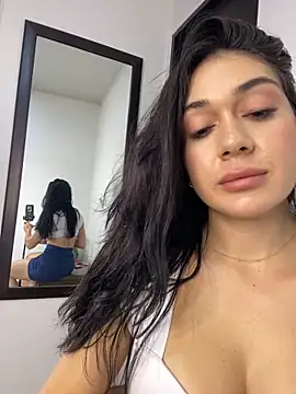 Snapshot of LaanaCooper chatting on 4, 3, 2025 LaanaCooper online show from 4, 3, 2025