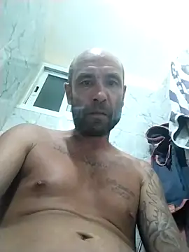 Snapshot of Kamil351 chatting on 2, 10, 2025 Kamil351 online show from 2, 10, 2025