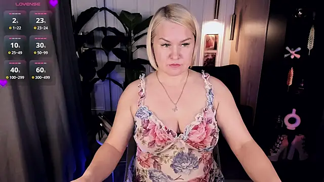 Snapshot of YolandaKiss chatting on 15, 6, 2026 YolandaKiss online show from 15, 6, 2026