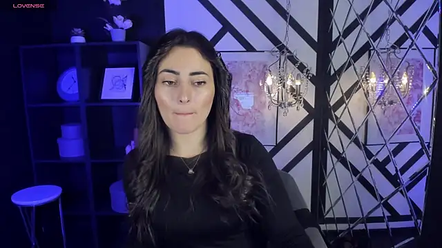 KylieMellow online show from 5, 3, 2025