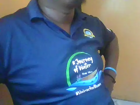 Snapshot of honeyswit chatting on 11, 7, 2026 honeyswit online show from 11, 7, 2026