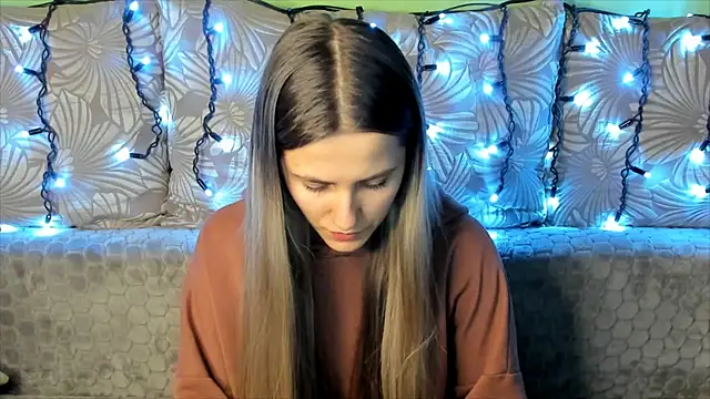 MaggieCake online show from 3, 1, 2025