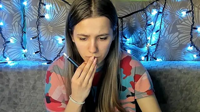 MaggieCake online show from 16, 2, 2025