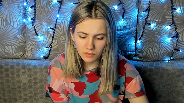 MaggieCake online show from 12, 3, 2025