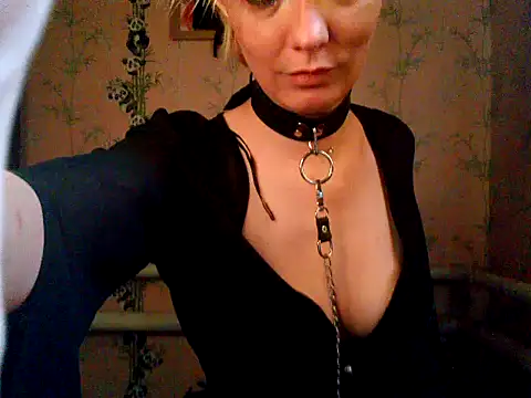 WildMissNiks online show from 28, 10, 2025