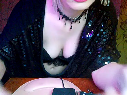 WildMissNiks online show from 3, 12, 2025