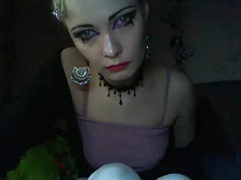 WildMissNiks online show from 15, 5, 2026
