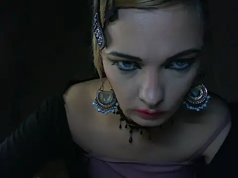WildMissNiks online show from 26, 6, 2026