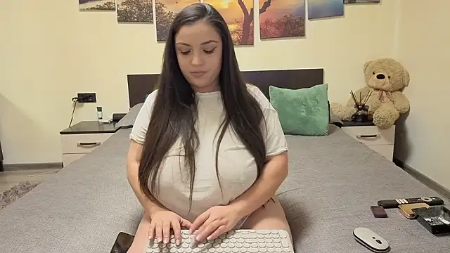 adelline online show from 5, 2, 2026