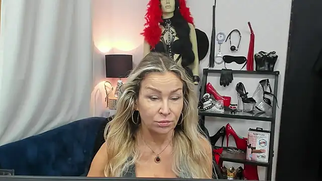 crystaLUX online show from 15, 10, 2025